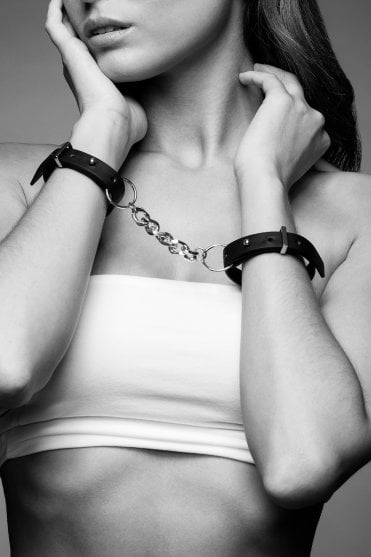 Maze Thin Leather Handcuffs