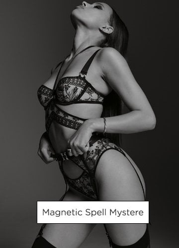 Magnetic Spell Black